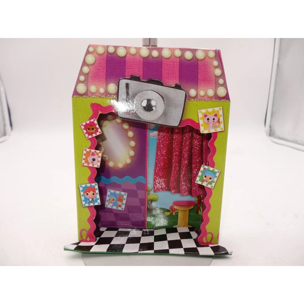 Lalaloopsy Mini Jewel Sparkles Figure Set with Pet Cat and Cardboard House‎
